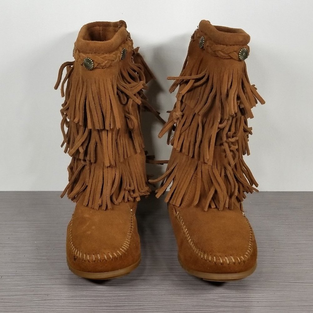 Minnetonka Fringe Moccasin Boots, Cognac Suede, Big Kid Size 3 US / 34